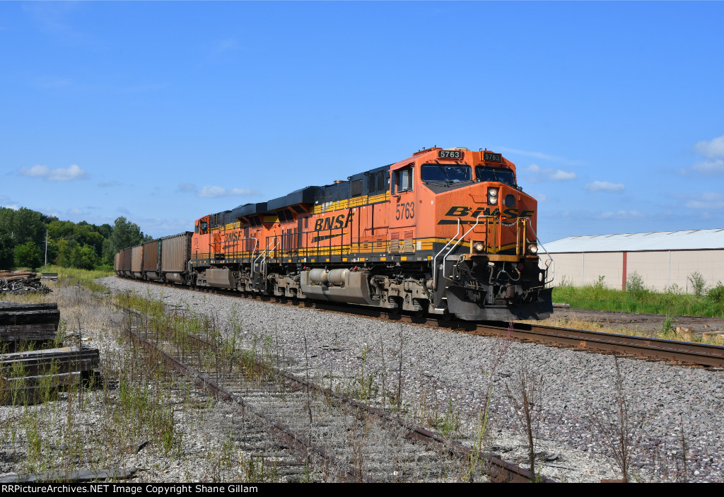 BNSF 5763